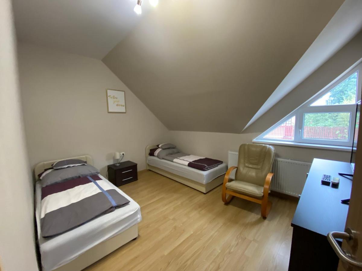 Korall Apartman Балатонфюзфе Екстер'єр фото