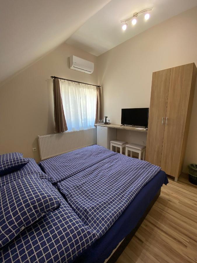 Korall Apartman Балатонфюзфе Екстер'єр фото