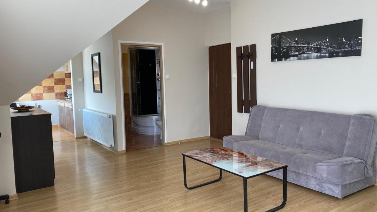 Korall Apartman Балатонфюзфе Екстер'єр фото
