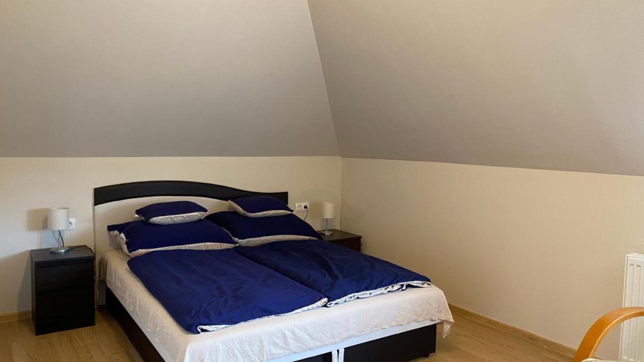Korall Apartman Балатонфюзфе Екстер'єр фото