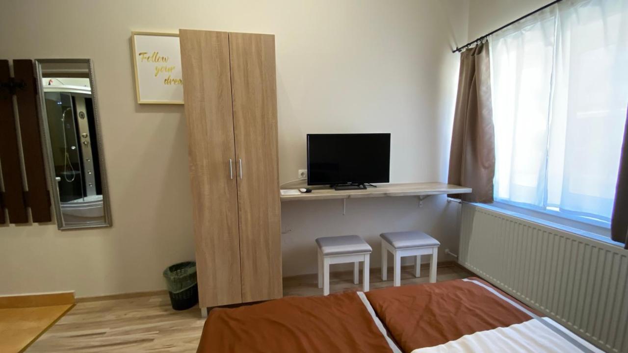 Korall Apartman Балатонфюзфе Екстер'єр фото