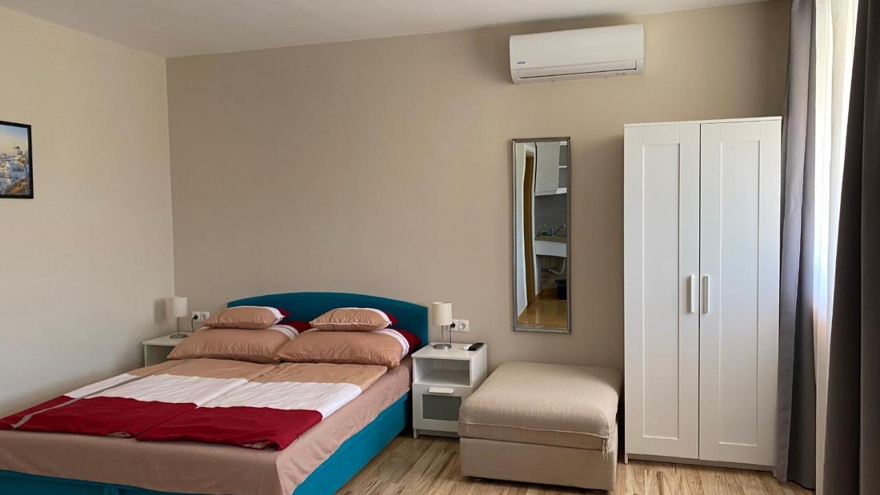 Korall Apartman Балатонфюзфе Екстер'єр фото