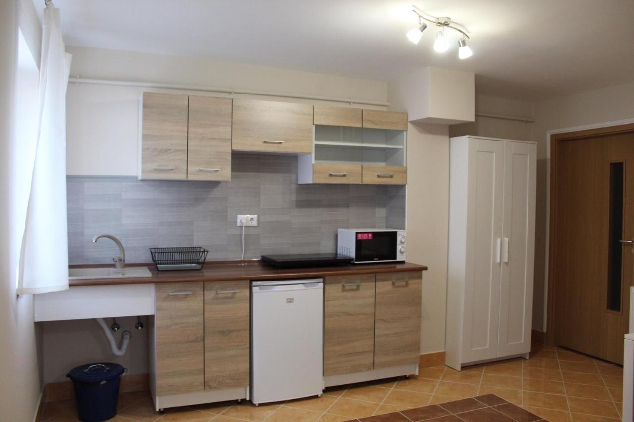 Korall Apartman Балатонфюзфе Екстер'єр фото